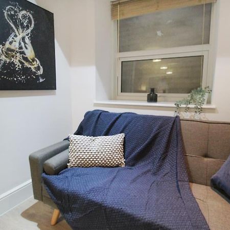 Spacious 1 Bed Apartment 1 Minute Walk From Square 노팅엄 외부 사진
