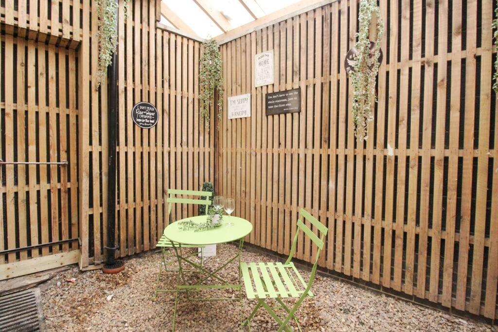 Spacious 1 Bed Apartment 1 Minute Walk From Square 노팅엄 외부 사진