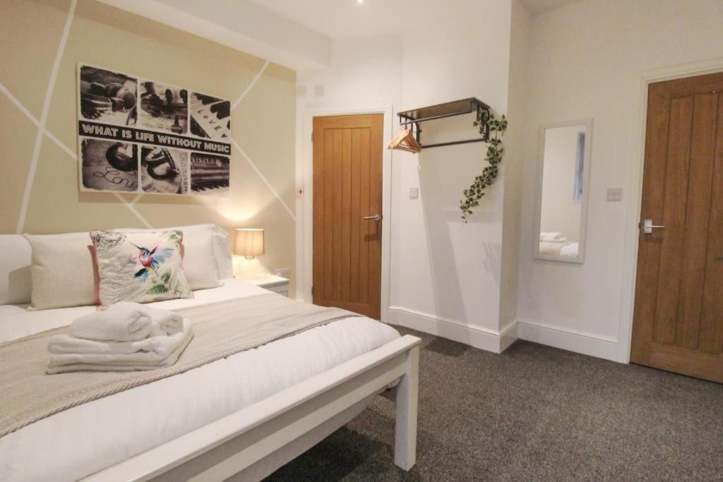 Spacious 1 Bed Apartment 1 Minute Walk From Square 노팅엄 외부 사진
