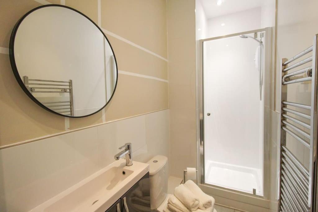 Spacious 1 Bed Apartment 1 Minute Walk From Square 노팅엄 외부 사진